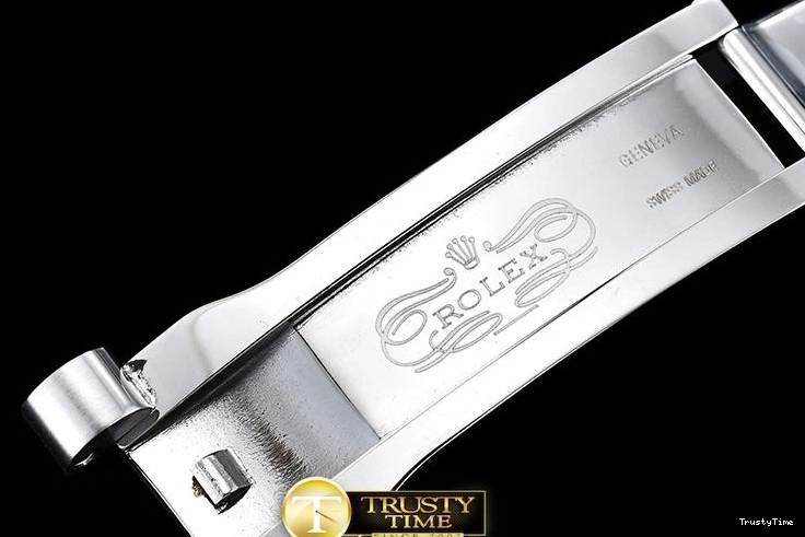 0403 RDD0214C – DayDate 36mm Classic 685